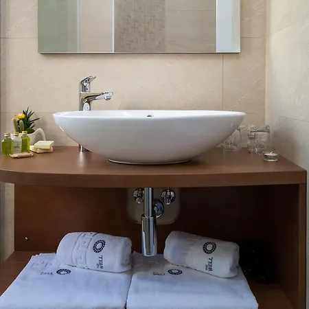 Πανσιόν The Well Luxury 4*