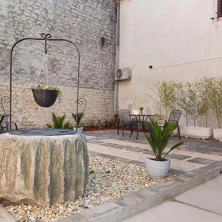 Πανσιόν The Well Luxury Ζαντάρ