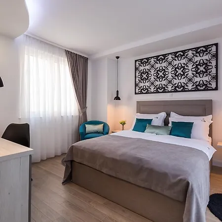 The Well Luxury Ζαντάρ