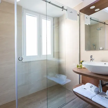 Πανσιόν The Well Luxury Ζαντάρ