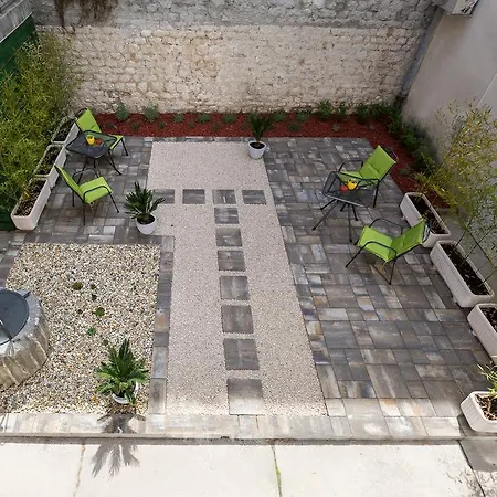 The Well Luxury Πανσιόν Ζαντάρ