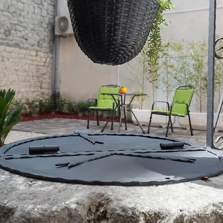 The Well Luxury Πανσιόν